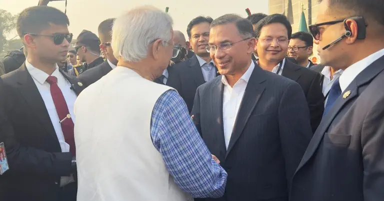 প্রধানমন্ত্রী তারেক রহমানের সঙ্গে কুশল বিনিময় করেছেন ড. মুহাম্মদ ইউনূস